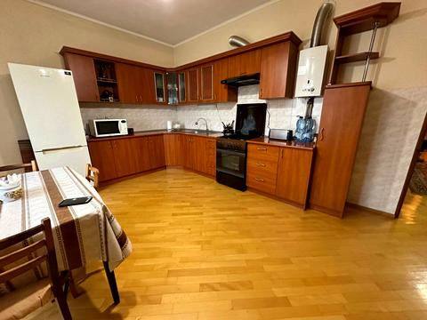 будинок за адресою Вільна