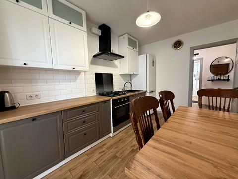 квартира за адресою Білогірська вул., 18є