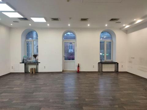 комерційна за адресою Костянтинівська вул., 21