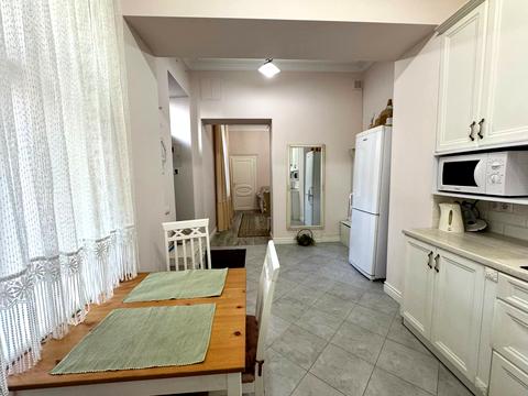 квартира за адресою Михайла Драгоманова вул., 4