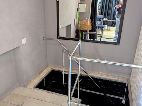 коммерческая по адресу Еленовская ул., 16