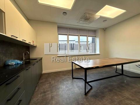 комерційна за адресою Максимовича Михайла, 8