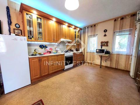 дом по адресу Центральна Садова, 30