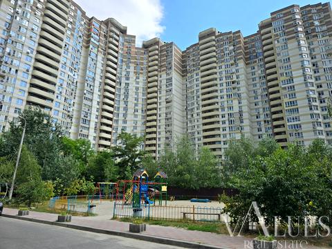 квартира за адресою Анни Ахматової вул., 22