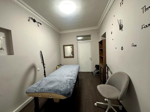 комерційна за адресою Канатна вул., 60