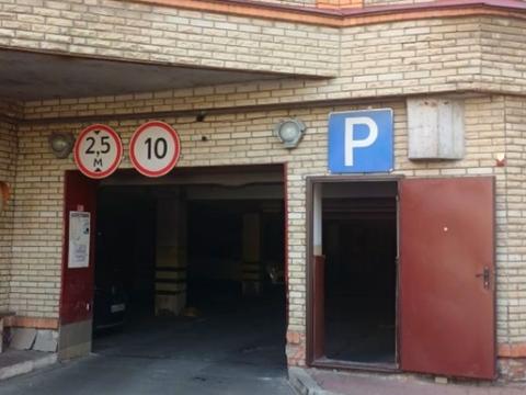 паркоместо по адресу Евгения Коновальца ул. (Щорса), 32-Б