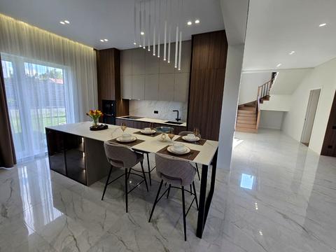 будинок за адресою Квітнева вул.