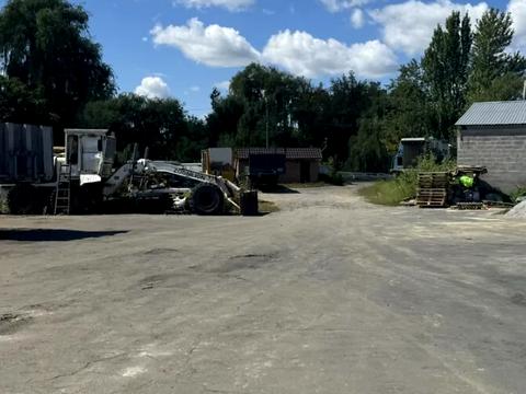 комерційна за адресою Айвазовського вул., 1