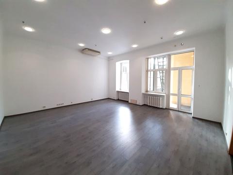 комерційна за адресою Велика Васильківська вул. (Червоноармійська), 32-А