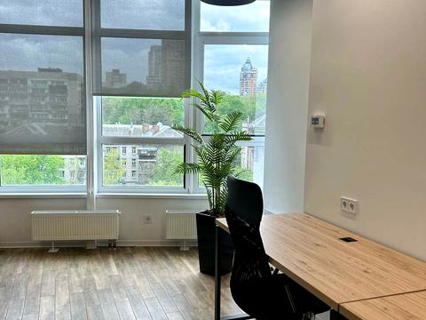 комерційна за адресою Кловський узвіз (Кловський), 7