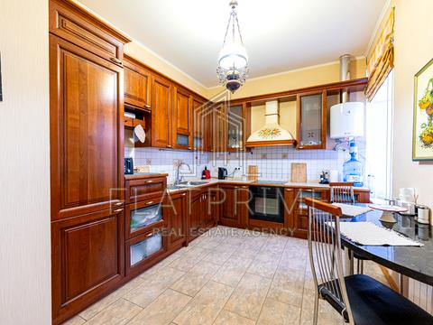 квартира за адресою Назарівська вул. (Вєтрова), 9