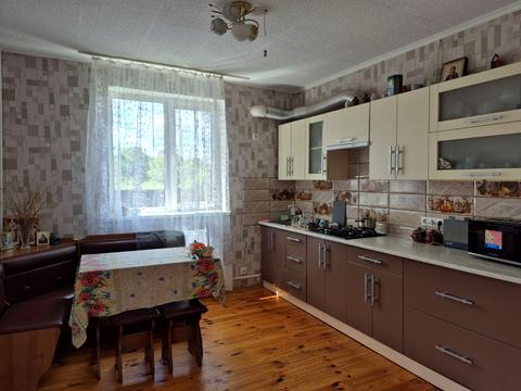 будинок за адресою с. Вишеньки, Центральна