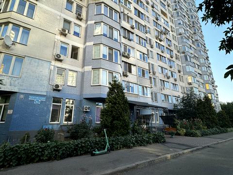 квартира за адресою Київ, Драгоманова вул., 6-А