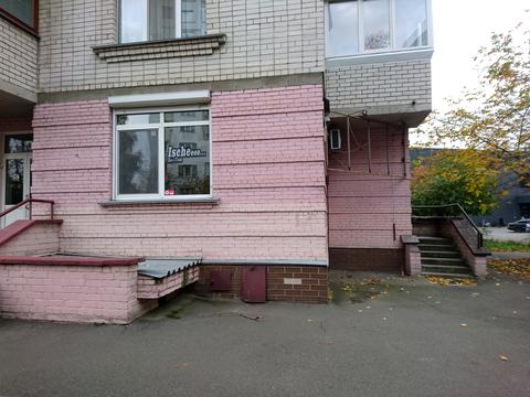 комерційна за адресою Академіка Булаховського вул., 5-Г