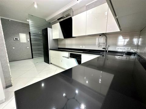 квартира за адресою Срібнокільська вул., 1