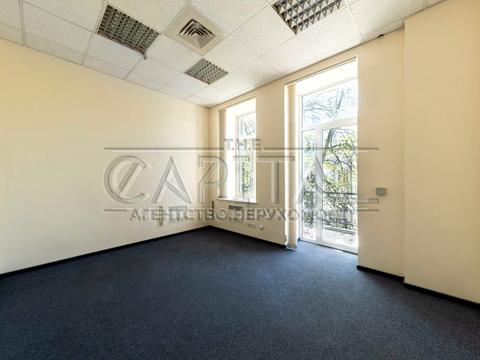 комерційна за адресою Ярославів Вал вул., 38