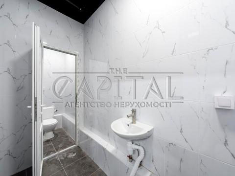 комерційна за адресою Лісова, 1