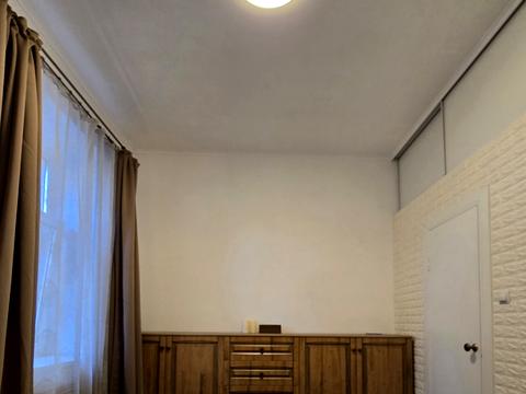 квартира за адресою Братська вул., 10