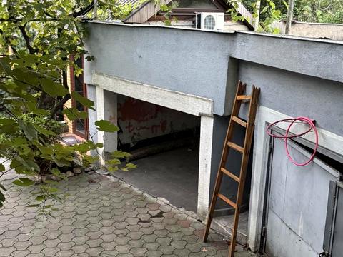 будинок за адресою Бабушкіна пл.