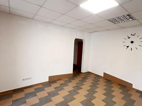 комерційна за адресою Князя Володимира Великого просп., 70