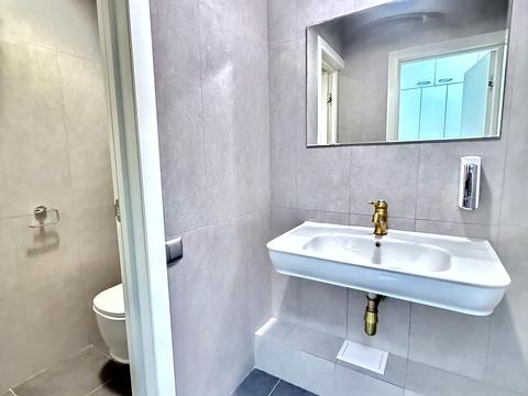 комерційна за адресою Кловський узвіз, 7a