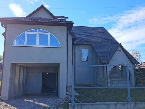 будинок за адресою Приозерна вул.