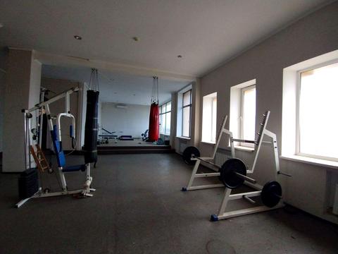 комерційна за адресою Конституційна вул., 15