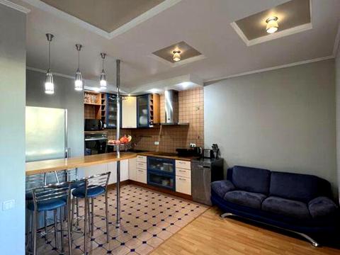 квартира за адресою Анни Ахматової вул., 47