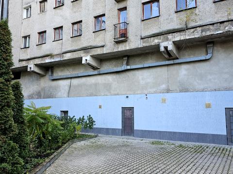 коммерческая по адресу Александра Довженко ул., 6
