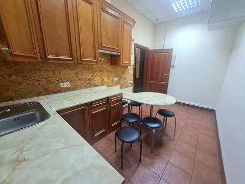 комерційна за адресою Новокостянтинівська вул., 13