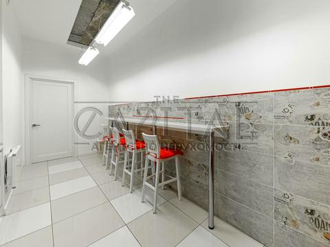 комерційна за адресою Кловський узвіз (Кловський), 7