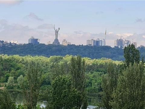 квартира за адресою Русанівський бульв., 4