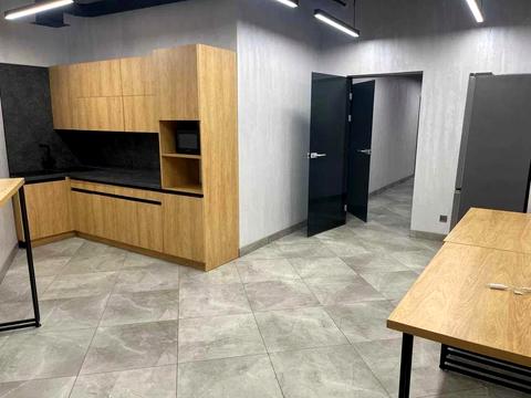 комерційна за адресою Валерія Лобановського просп., 140