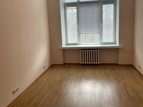 коммерческая по адресу Хрещатик, 7/11