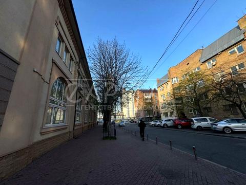 комерційна за адресою Хорива пров., 37