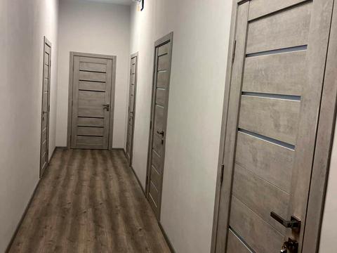 комерційна за адресою Незалежності України вул., 18