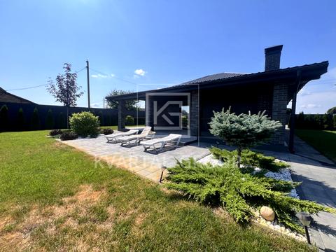 будинок за адресою с. Загальці, миру