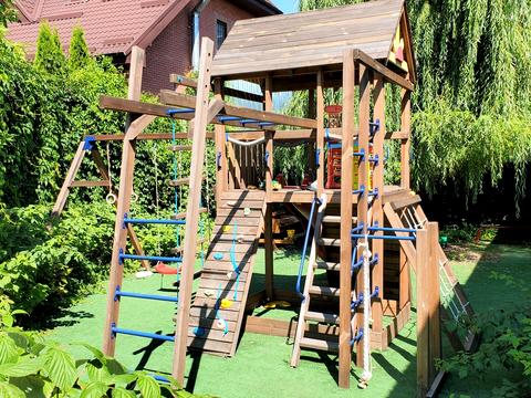 комерційна за адресою Приозерна, 7