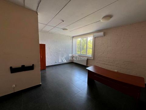 комерційна за адресою Залізничне шосе, 2а