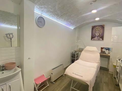 коммерческая по адресу Івана Франка, 109