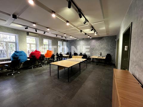 комерційна за адресою Мала Житомирська вул., 20