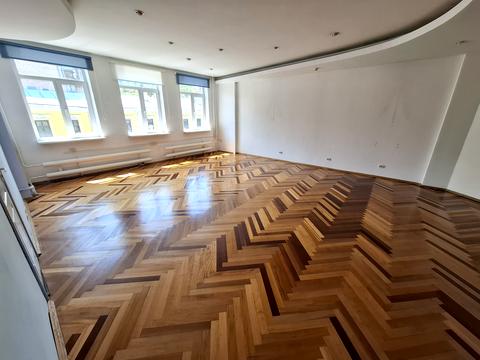 комерційна за адресою Братська вул., 6