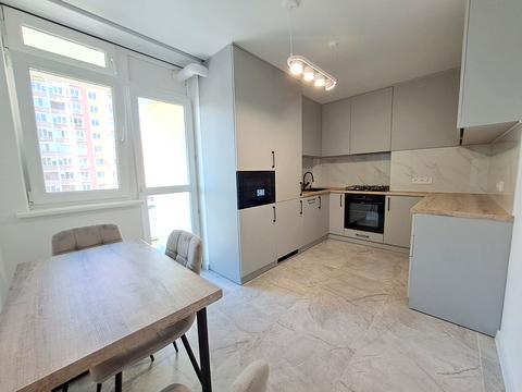 квартира за адресою Білогірська вул., 18