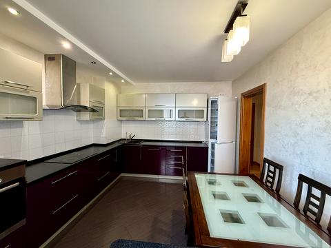 квартира по адресу Олены Пчилки ул., 4