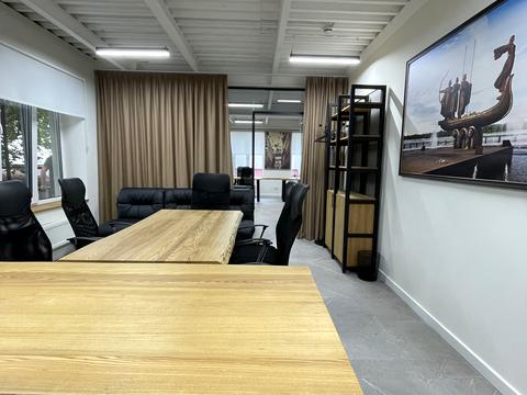 комерційна за адресою Костельна вул., 2