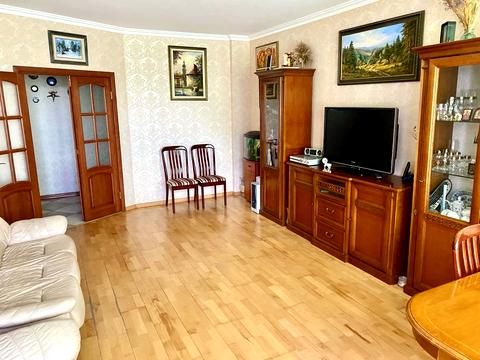 квартира за адресою Київ, Драгоманова вул., 6-А