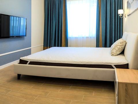 комерційна за адресою Приозерна, 7