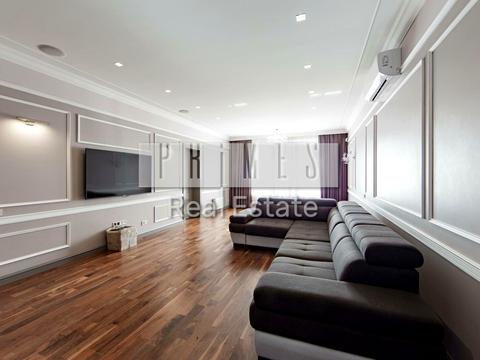 будинок за адресою Козача вул., 1