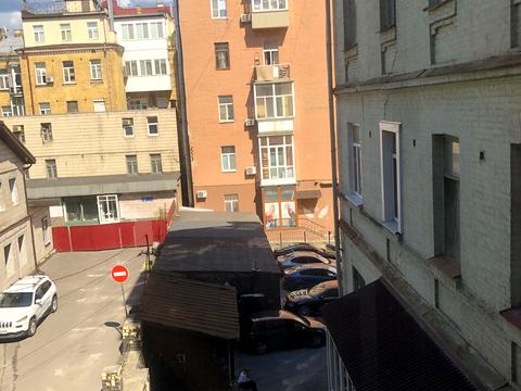 комерційна за адресою Велика Васильківська вул. (Червоноармійська), 43/16