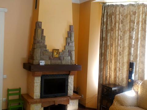 будинок за адресою Олександра Довженка вул.